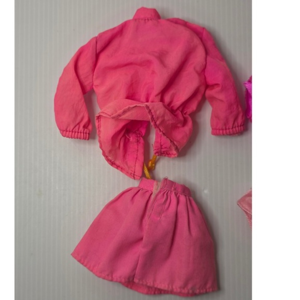 Vintage Barbie Clothes Lot 80s 90s 2000s Mixed Outfits Accessories - Picture 8 of 8